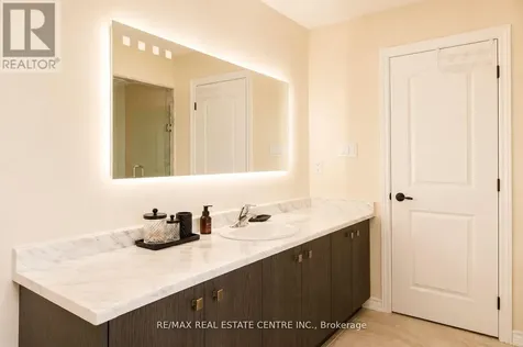 15 Cahill Drive Brantford ON N3T 0V5