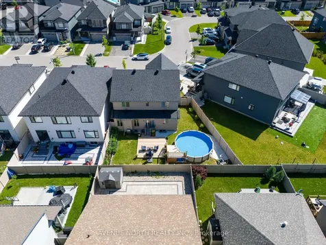 206 Reisling Way Ottawa ON K1T 0X1
