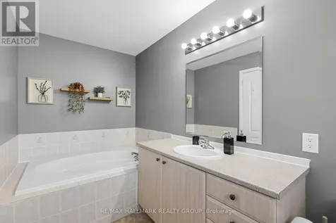 602 Louis Toscano Drive Ottawa ON K4A 0B2