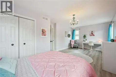 538 Sandbanks Crescent Waterloo ON N2V 2K2