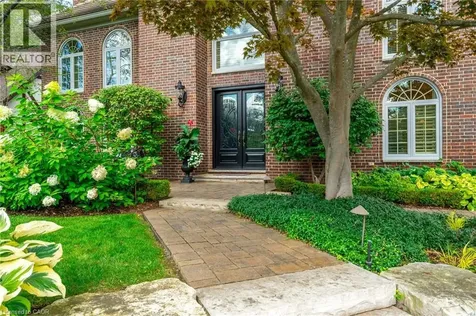 45 Peppertree Crescent Ancaster ON L9G 4L8
