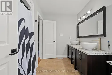 422 Rideau River Street Waterloo ON N2V 2Y4
