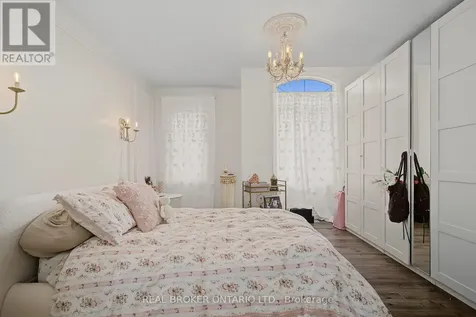 422 Rideau River Street Waterloo ON N2V 2Y4