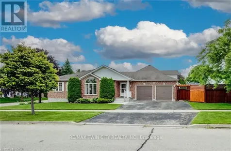 27 Chandos Drive Kitchener ON N2A 3C2