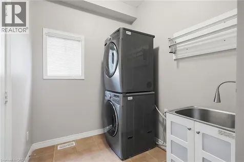 78 Waterberry Trail Hamilton ON L9C 0B2