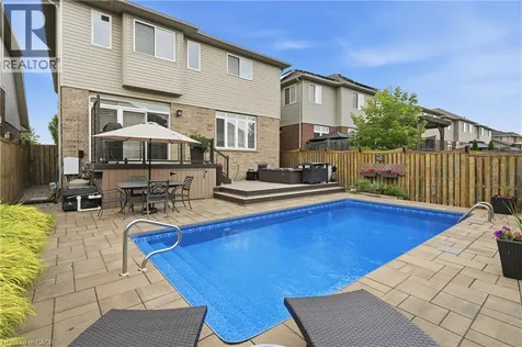 78 Waterberry Trail Hamilton ON L9C 0B2