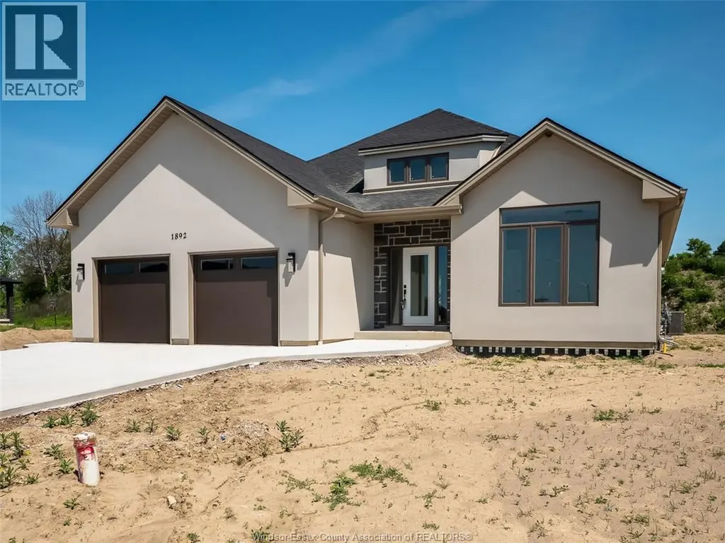 1892 Villa Canal Kingsville ON N0P 2G0