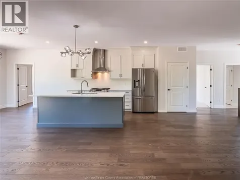 1892 Villa Canal Kingsville ON N0P 2G0