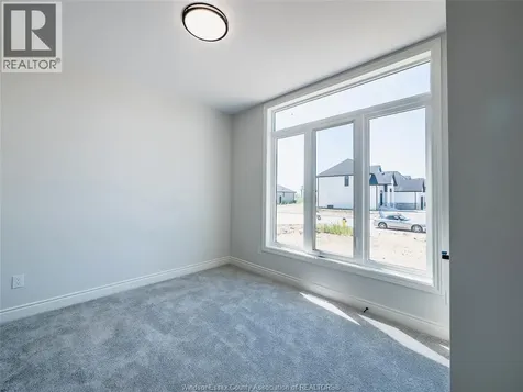 1892 Villa Canal Kingsville ON N0P 2G0