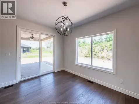 1892 Villa Canal Kingsville ON N0P 2G0