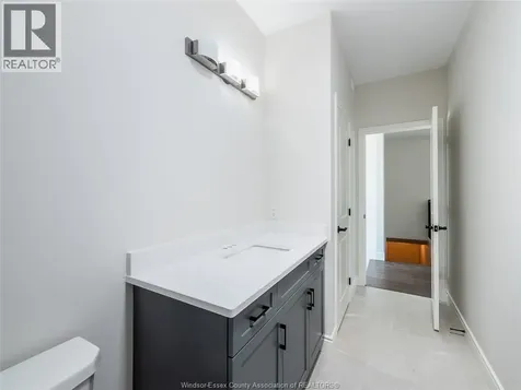 1892 Villa Canal Kingsville ON N0P 2G0