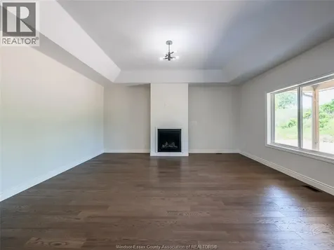 1892 Villa Canal Kingsville ON N0P 2G0