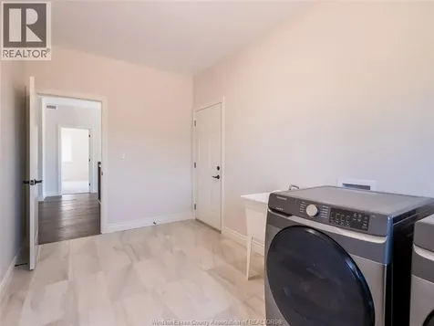1892 Villa Canal Kingsville ON N0P 2G0