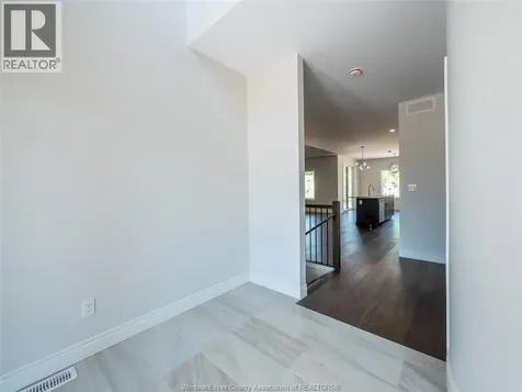 1892 Villa Canal Kingsville ON N0P 2G0