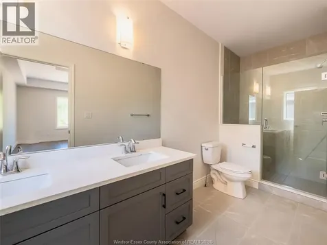1892 Villa Canal Kingsville ON N0P 2G0