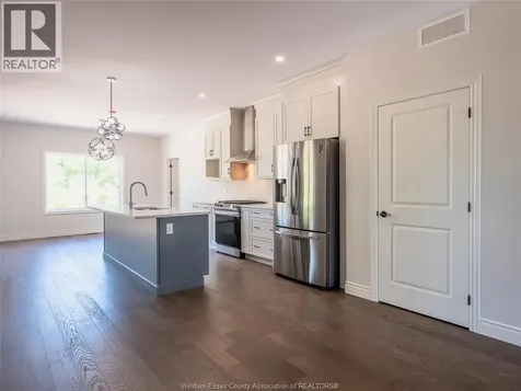 1892 Villa Canal Kingsville ON N0P 2G0