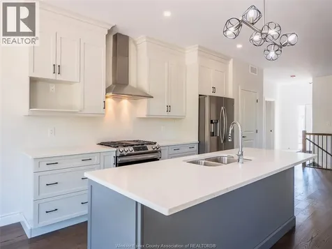 1892 Villa Canal Kingsville ON N0P 2G0