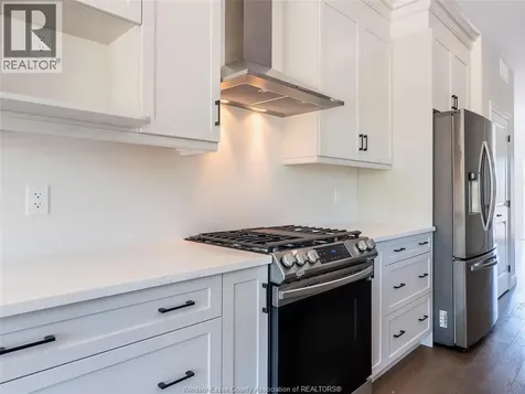1892 Villa Canal Kingsville ON N0P 2G0