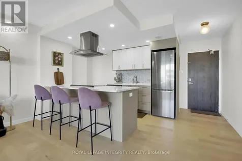 1785 Frobisher Lane Ottawa ON K1G 3T7