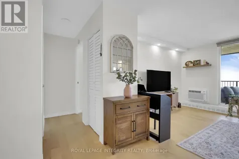 1785 Frobisher Lane Ottawa ON K1G 3T7