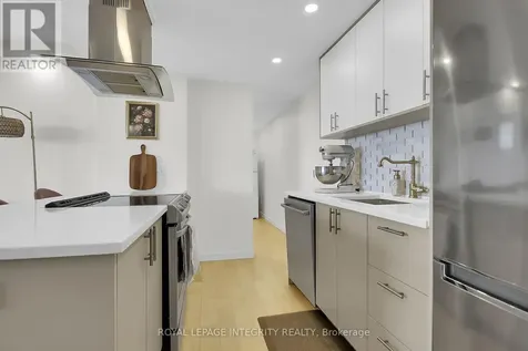 1785 Frobisher Lane Ottawa ON K1G 3T7