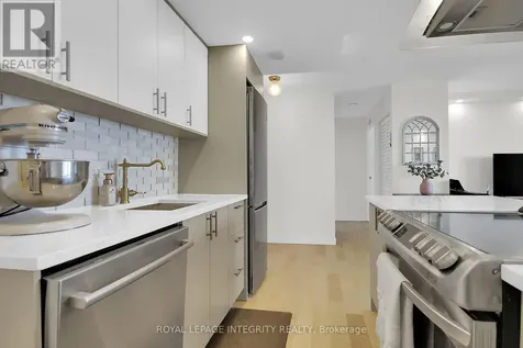 1785 Frobisher Lane Ottawa ON K1G 3T7