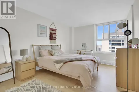 1785 Frobisher Lane Ottawa ON K1G 3T7
