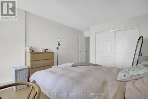 1785 Frobisher Lane Ottawa ON K1G 3T7