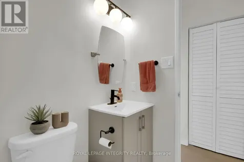 1785 Frobisher Lane Ottawa ON K1G 3T7