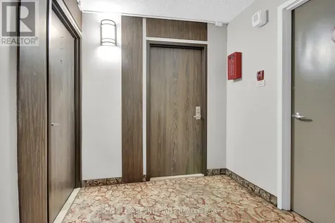 1785 Frobisher Lane Ottawa ON K1G 3T7