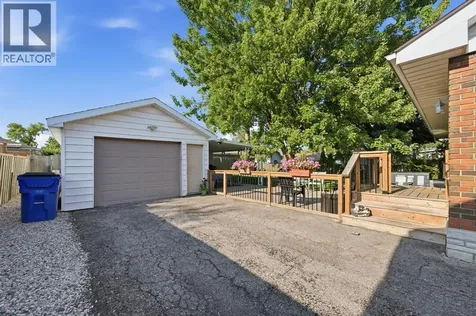 13 Canary Crescent Wallaceburg ON N8A 1A4