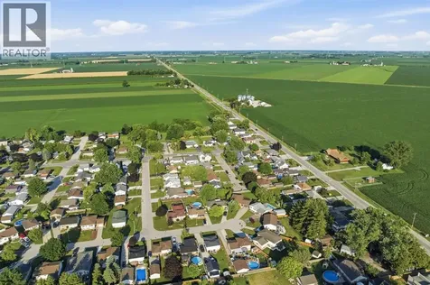 13 Canary Crescent Wallaceburg ON N8A 1A4