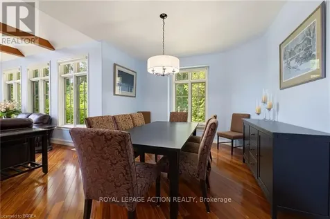 1 Rue Chateaux Terrace Brantford ON N3T 6N7