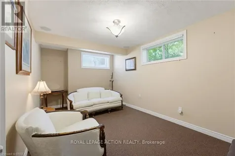 1 Rue Chateaux Terrace Brantford ON N3T 6N7
