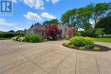 1 Rue Chateaux Terrace Brantford ON N3T 6N7