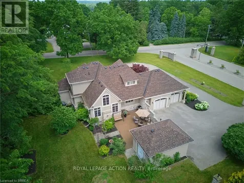1 Rue Chateaux Terrace Brantford ON N3T 6N7