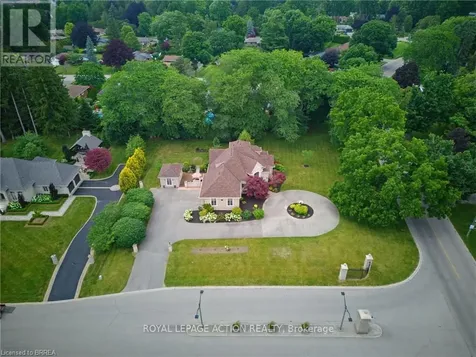 1 Rue Chateaux Terrace Brantford ON N3T 6N7