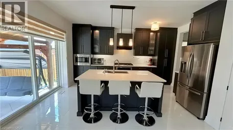 544 Nathalie Crescent Kitchener ON N2E 0H8