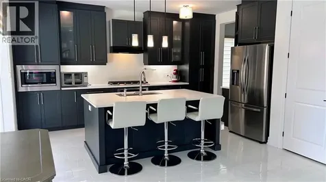 544 Nathalie Crescent Kitchener ON N2E 0H8