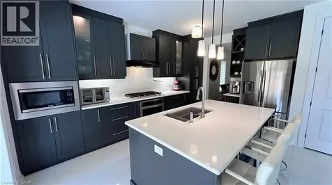 544 Nathalie Crescent Kitchener ON N2E 0H8