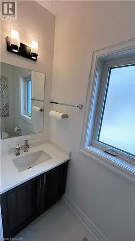 544 Nathalie Crescent Kitchener ON N2E 0H8
