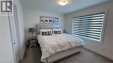 544 Nathalie Crescent Kitchener ON N2E 0H8