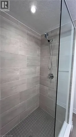 544 Nathalie Crescent Kitchener ON N2E 0H8