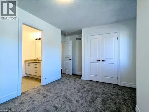 544 Nathalie Crescent Kitchener ON N2E 0H8