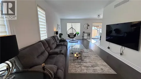 544 Nathalie Crescent Kitchener ON N2E 0H8