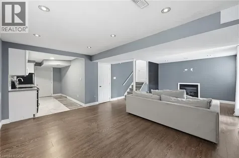 44 Springwood Drive Stoney Creek ON L8J 0C3