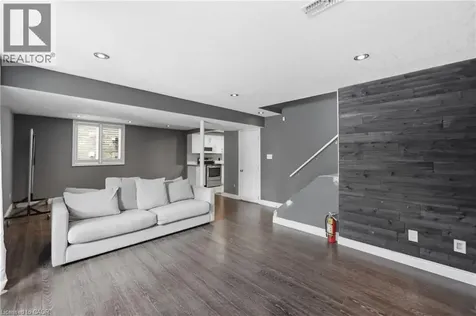 44 Springwood Drive Stoney Creek ON L8J 0C3