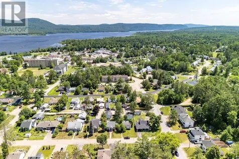 47 Wolfe Avenue Deep River ON K0J 1P0