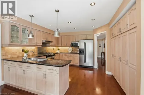 4129 Millcroft Park Drive Burlington ON L7M 3V1