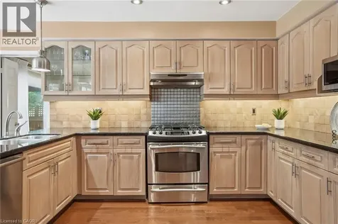 4129 Millcroft Park Drive Burlington ON L7M 3V1